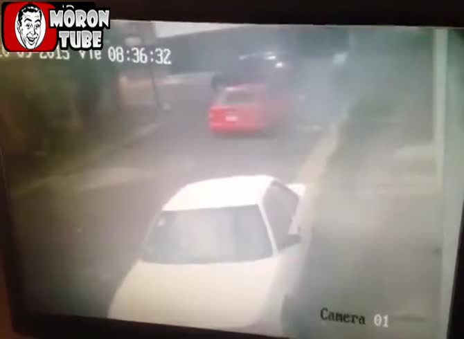 Video :Assassins murder [only] one man after shooting a cab a hundred times